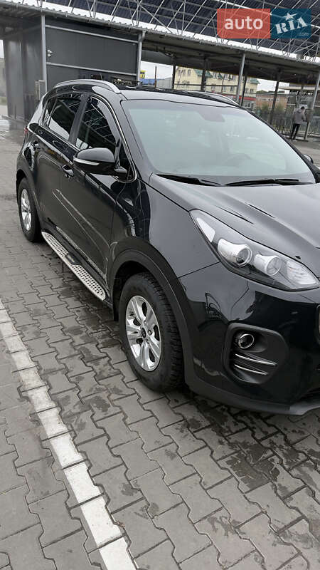 Позашляховик / Кросовер Kia Sportage 2016 в Луцьку