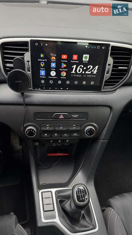 Позашляховик / Кросовер Kia Sportage 2016 в Луцьку