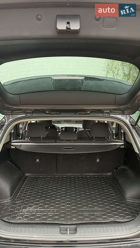 Позашляховик / Кросовер Kia Sportage 2016 в Луцьку