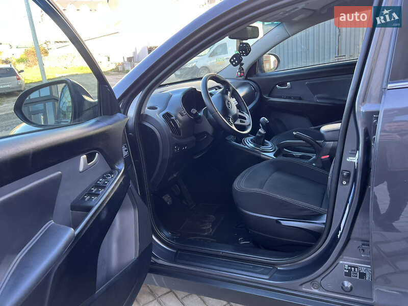 Позашляховик / Кросовер Kia Sportage 2010 в Тернополі фото 32 Позашляховик / Кросовер Kia Sportage 2010 в Тернополі
