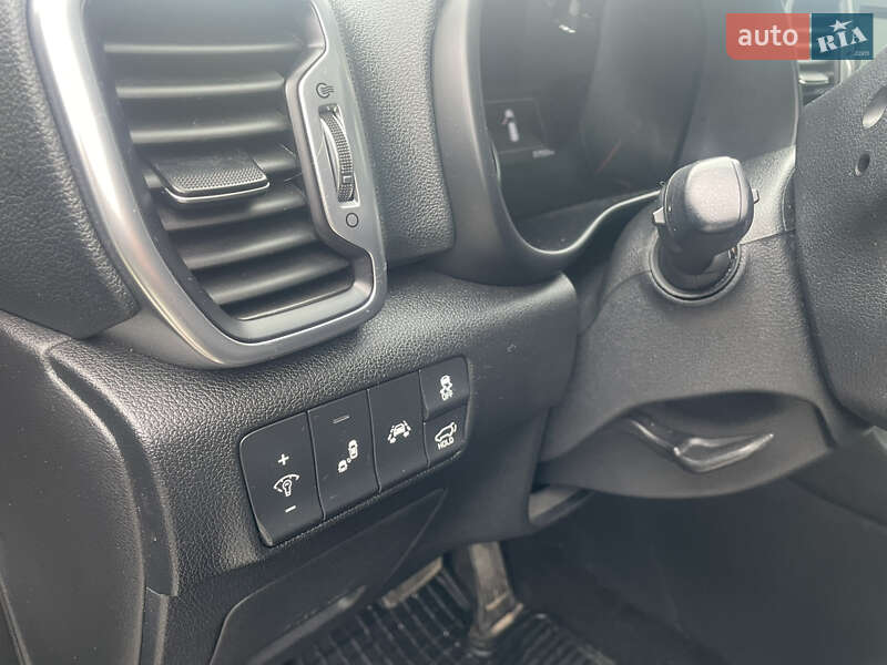 Внедорожник / Кроссовер Kia Sportage 2015 в Дрогобыче фото 21 Внедорожник / Кроссовер Kia Sportage 2015 в Дрогобыче