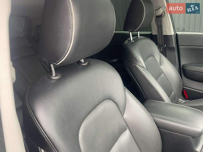 Внедорожник / Кроссовер Kia Sportage 2015 в Дрогобыче фото 29 Внедорожник / Кроссовер Kia Sportage 2015 в Дрогобыче