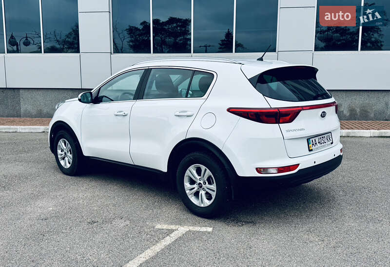Внедорожник / Кроссовер Kia Sportage 2016 в Киеве