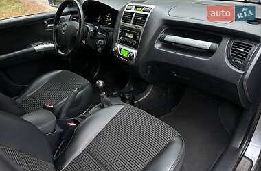 Позашляховик / Кросовер Kia Sportage 2006 в 