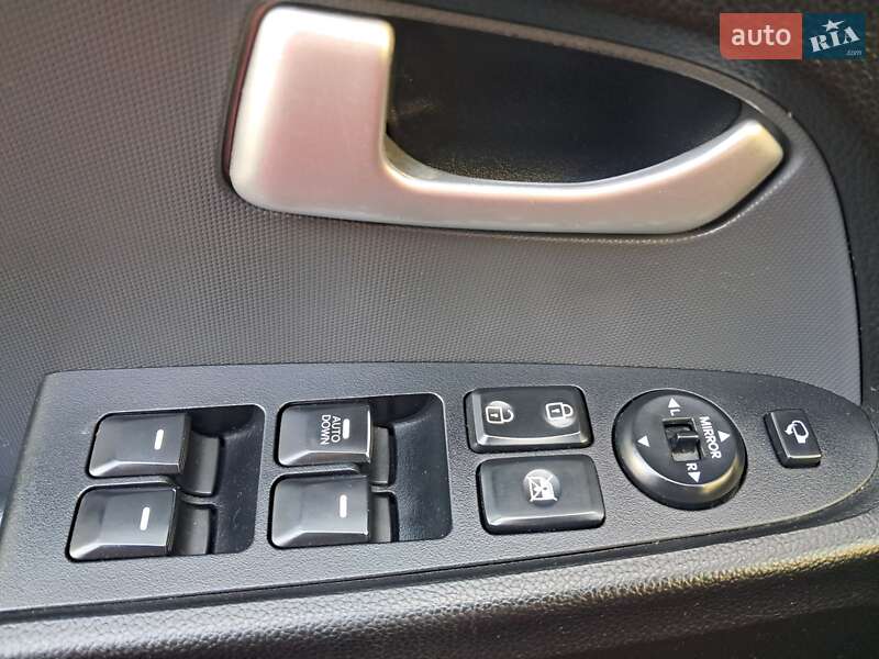 Внедорожник / Кроссовер Kia Sportage 2013 в Могилев-Подольске фото 65 Внедорожник / Кроссовер Kia Sportage 2013 в Могилев-Подольске