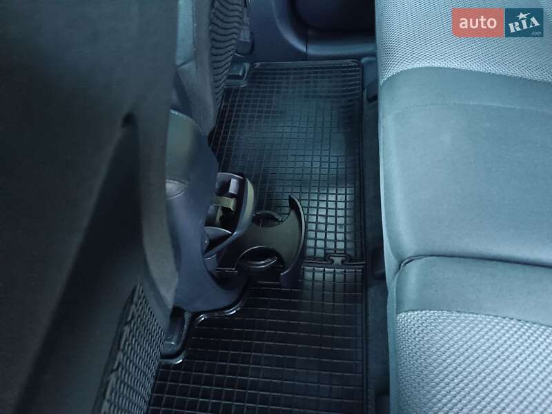 Внедорожник / Кроссовер Kia Sportage 2008 в Красилове