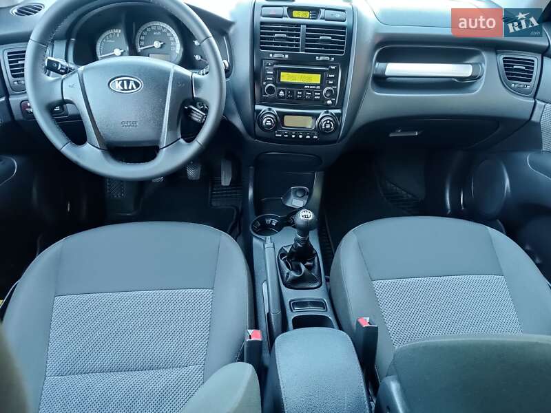 Внедорожник / Кроссовер Kia Sportage 2008 в Красилове