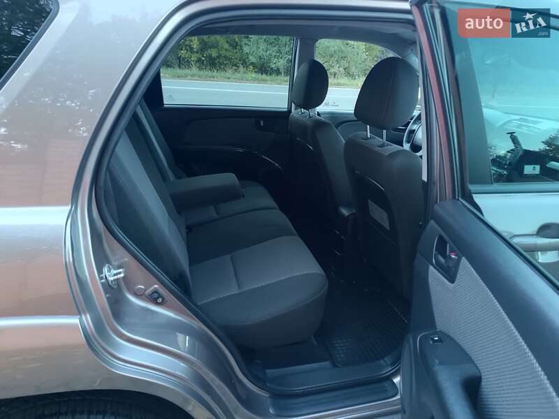 Внедорожник / Кроссовер Kia Sportage 2008 в Красилове