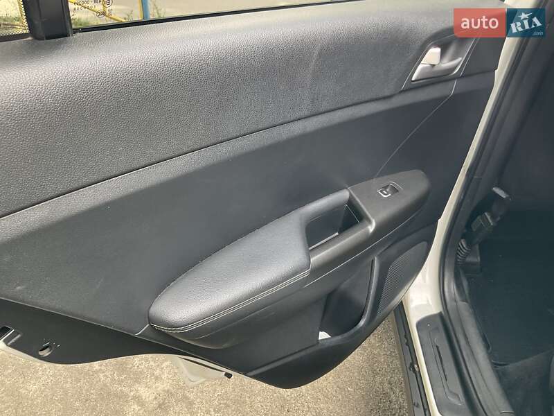 Внедорожник / Кроссовер Kia Sportage 2016 в Киеве фото 15 Внедорожник / Кроссовер Kia Sportage 2016 в Киеве