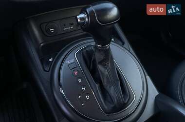 Внедорожник / Кроссовер Kia Sportage 2012 в 