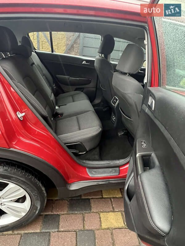 Внедорожник / Кроссовер Kia Sportage 2016 в Львове