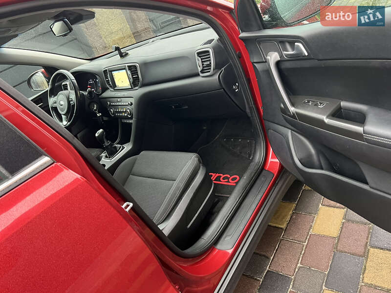 Внедорожник / Кроссовер Kia Sportage 2016 в Львове