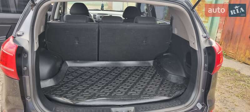 Позашляховик / Кросовер Kia Sportage 2012 в Харкові