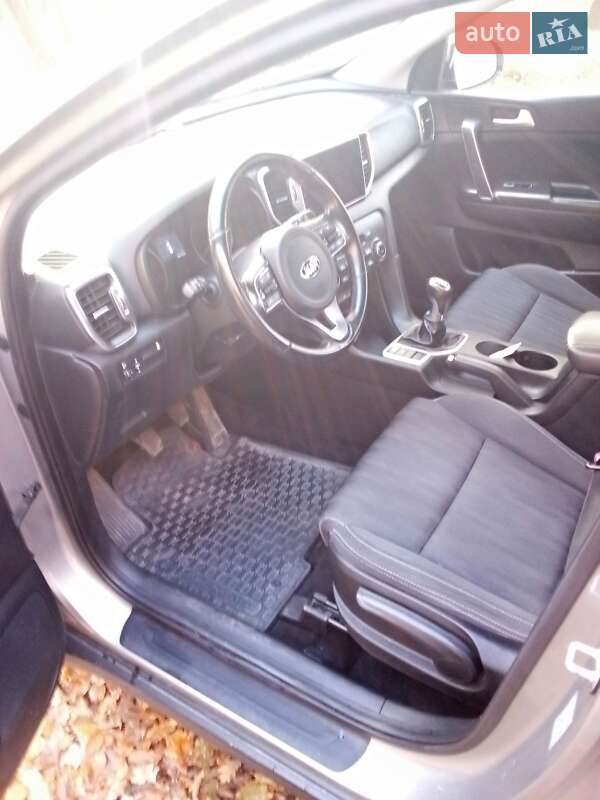 Позашляховик / Кросовер Kia Sportage 2016 в Львові фото 9 Позашляховик / Кросовер Kia Sportage 2016 в Львові