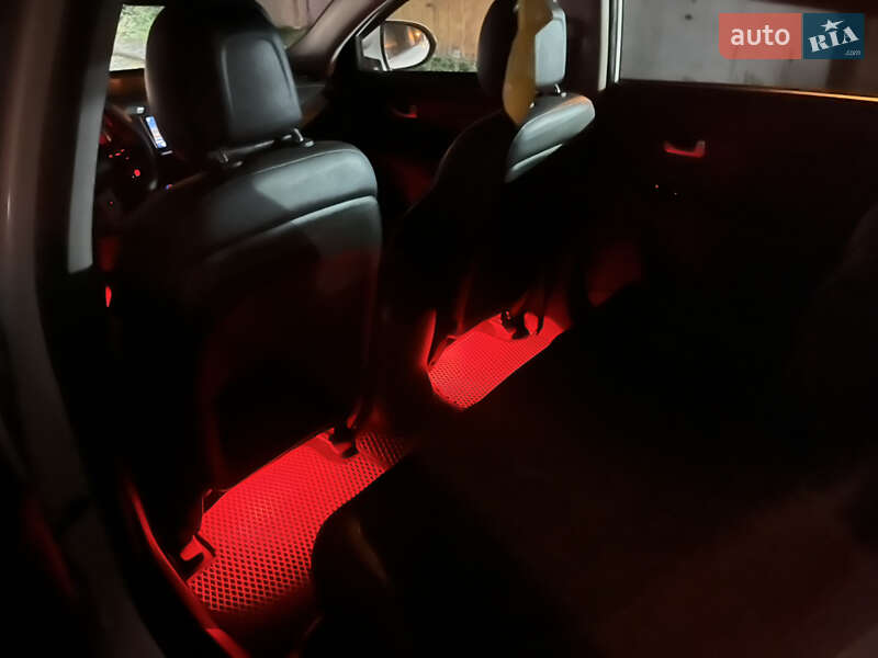 Позашляховик / Кросовер Kia Sportage 2013 в Харкові