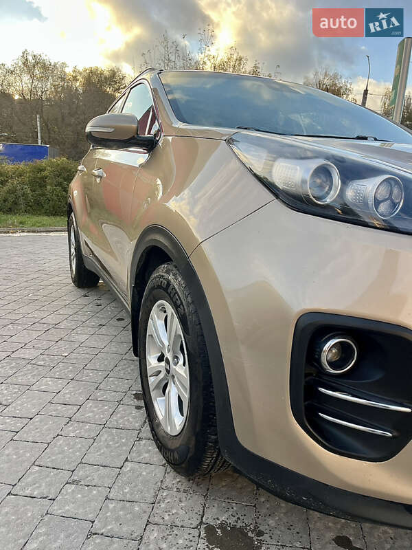 Позашляховик / Кросовер Kia Sportage 2016 в Тернополі фото 4 Позашляховик / Кросовер Kia Sportage 2016 в Тернополі
