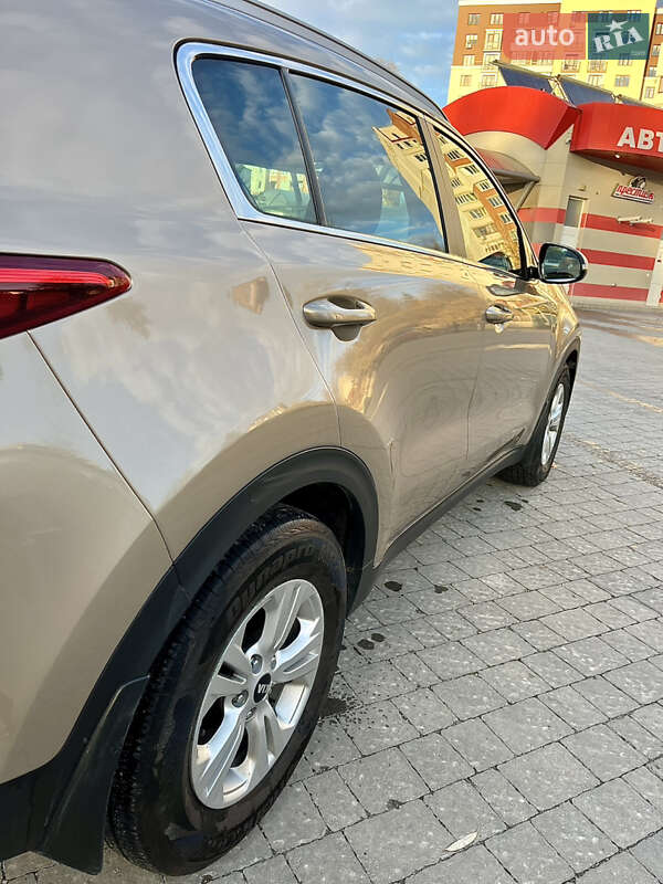 Позашляховик / Кросовер Kia Sportage 2016 в Тернополі фото 10 Позашляховик / Кросовер Kia Sportage 2016 в Тернополі