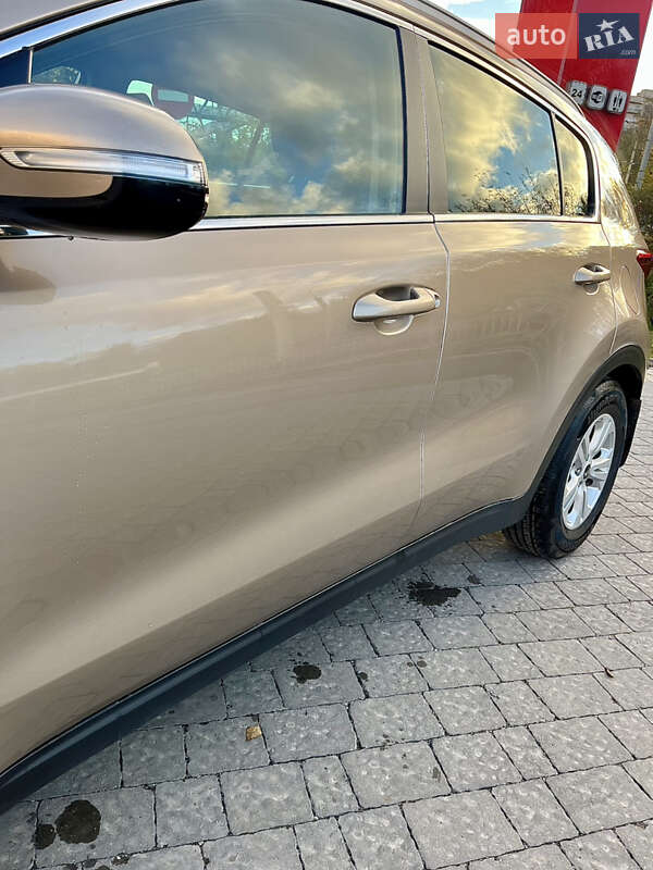 Позашляховик / Кросовер Kia Sportage 2016 в Тернополі фото 25 Позашляховик / Кросовер Kia Sportage 2016 в Тернополі