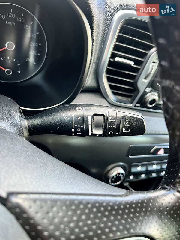Позашляховик / Кросовер Kia Sportage 2016 в Тернополі фото 77 Позашляховик / Кросовер Kia Sportage 2016 в Тернополі