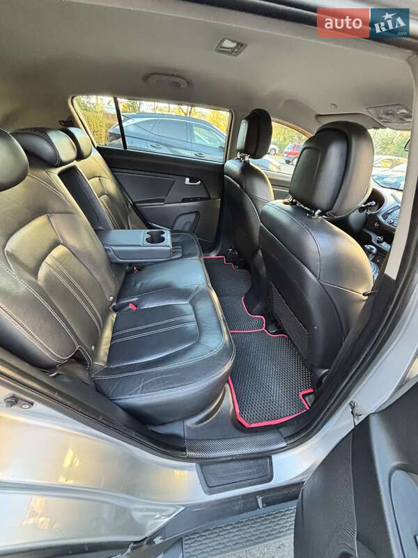 Внедорожник / Кроссовер Kia Sportage 2011 в Черноморске