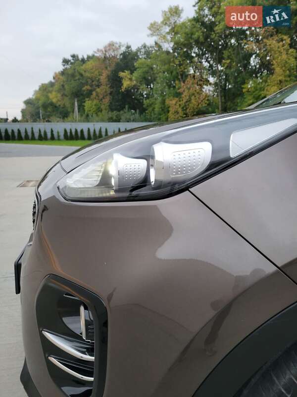 Позашляховик / Кросовер Kia Sportage 2016 в Луцьку