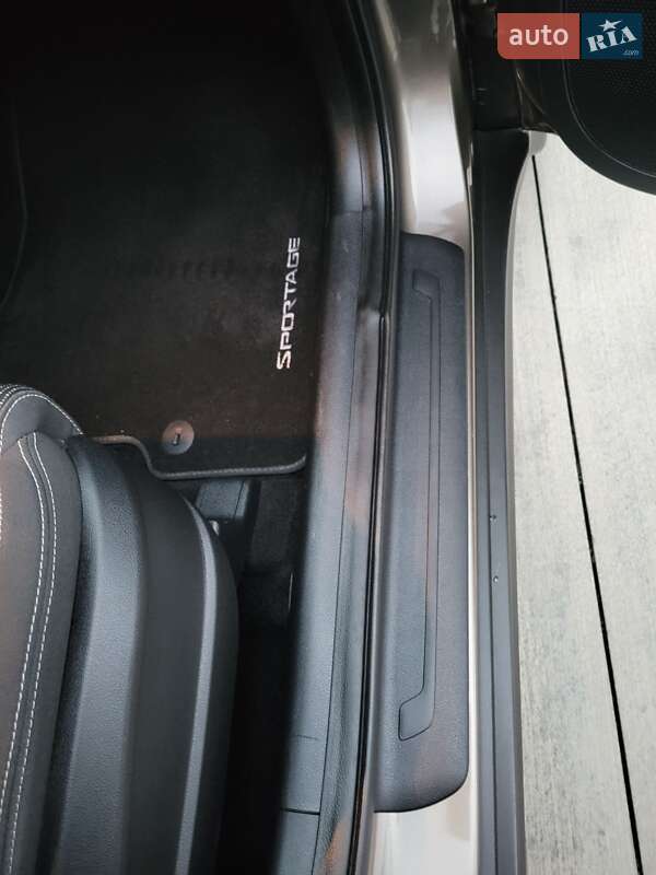 Позашляховик / Кросовер Kia Sportage 2016 в Луцьку