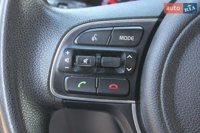 Позашляховик / Кросовер Kia Sportage 2017 в Дніпрі