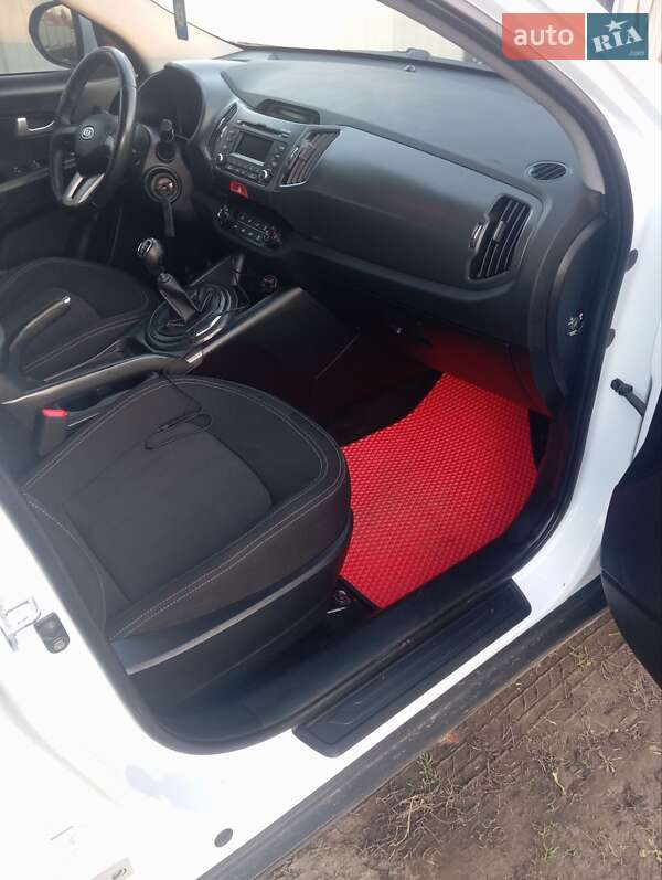 Внедорожник / Кроссовер Kia Sportage 2010 в Рожище