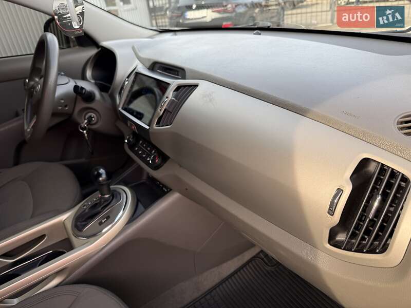 Внедорожник / Кроссовер Kia Sportage 2014 в Киеве