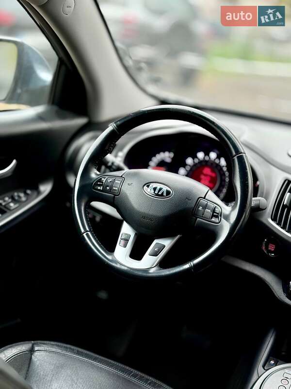 Позашляховик / Кросовер Kia Sportage 2013 в Харкові