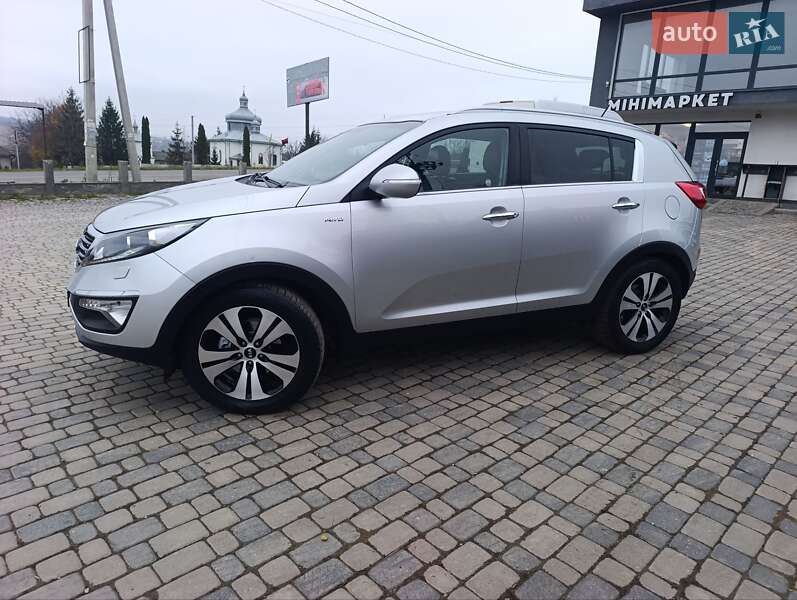 Позашляховик / Кросовер Kia Sportage 2011 в Чернівцях