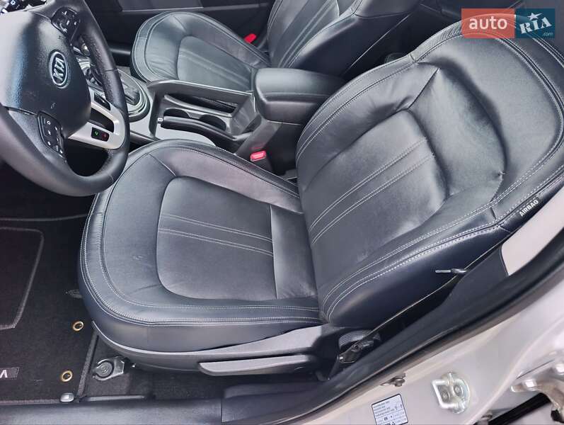 Позашляховик / Кросовер Kia Sportage 2011 в Чернівцях