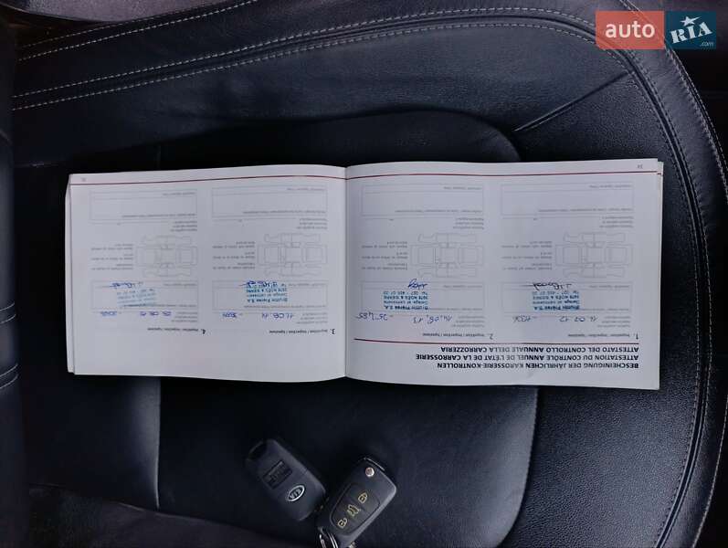 Позашляховик / Кросовер Kia Sportage 2011 в Чернівцях