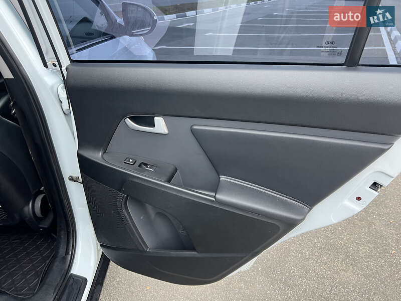 Внедорожник / Кроссовер Kia Sportage 2011 в Харькове