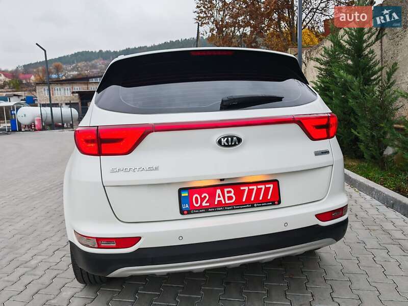 Внедорожник / Кроссовер Kia Sportage 2015 в Могилев-Подольске