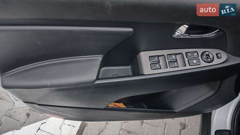 Внедорожник / Кроссовер Kia Sportage 2015 в Киеве