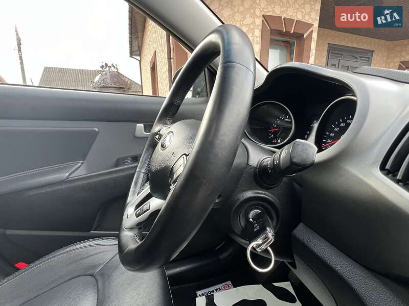 Позашляховик / Кросовер Kia Sportage 2014 в Івано-Франківську