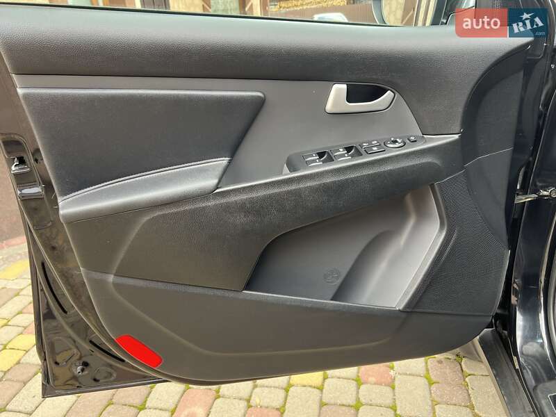 Позашляховик / Кросовер Kia Sportage 2014 в Івано-Франківську