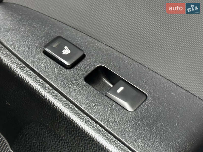 Внедорожник / Кроссовер Kia Sportage 2012 в Ахтырке фото 44 Внедорожник / Кроссовер Kia Sportage 2012 в Ахтырке