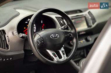 Позашляховик / Кросовер Kia Sportage 2014 в Чернівцях