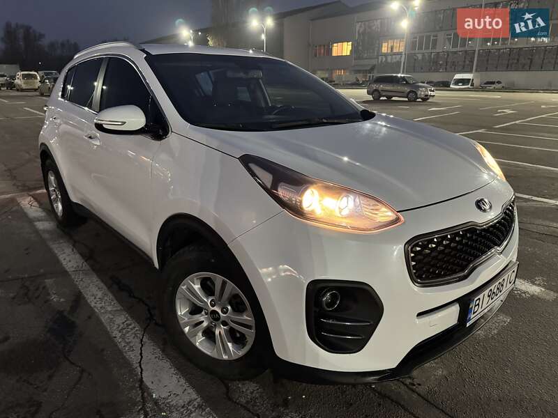 Внедорожник / Кроссовер Kia Sportage 2016 в Полтаве