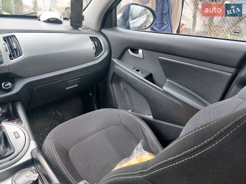 Позашляховик / Кросовер Kia Sportage 2015 в Львові фото 14 Позашляховик / Кросовер Kia Sportage 2015 в Львові