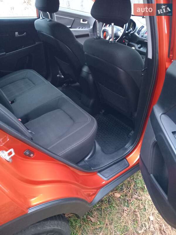Позашляховик / Кросовер Kia Sportage 2011 в Дніпрі