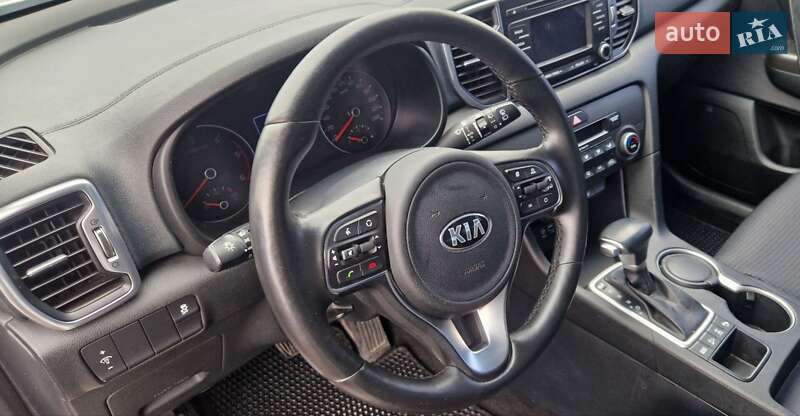 Внедорожник / Кроссовер Kia Sportage 2017 в Каменец-Подольском