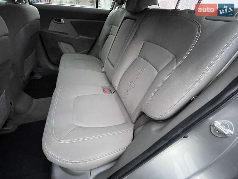 Внедорожник / Кроссовер Kia Sportage 2011 в Ковеле