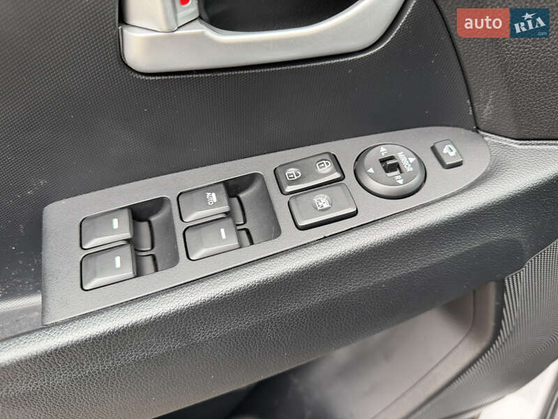 Внедорожник / Кроссовер Kia Sportage 2013 в Одессе