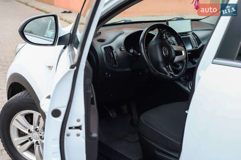 Внедорожник / Кроссовер Kia Sportage 2013 в Львове