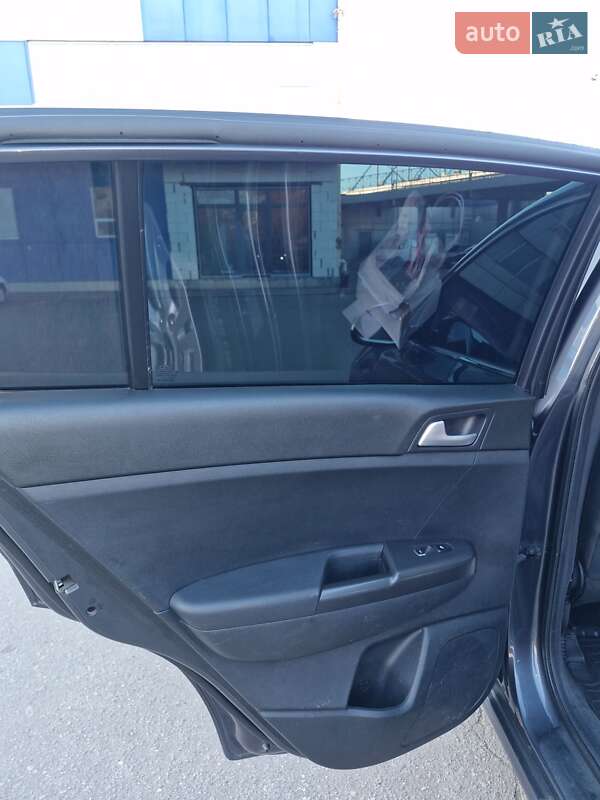 Внедорожник / Кроссовер Kia Sportage 2016 в Кривом Роге фото 18 Внедорожник / Кроссовер Kia Sportage 2016 в Кривом Роге