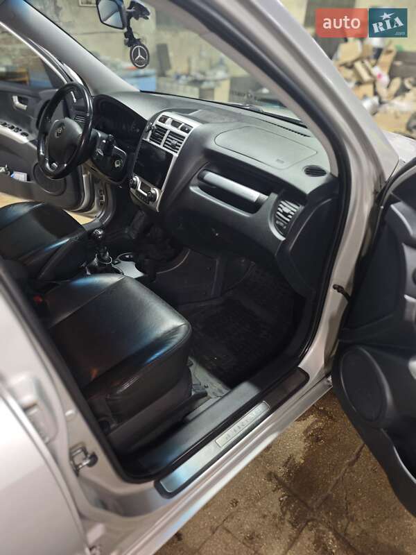 Внедорожник / Кроссовер Kia Sportage 2004 в Львове