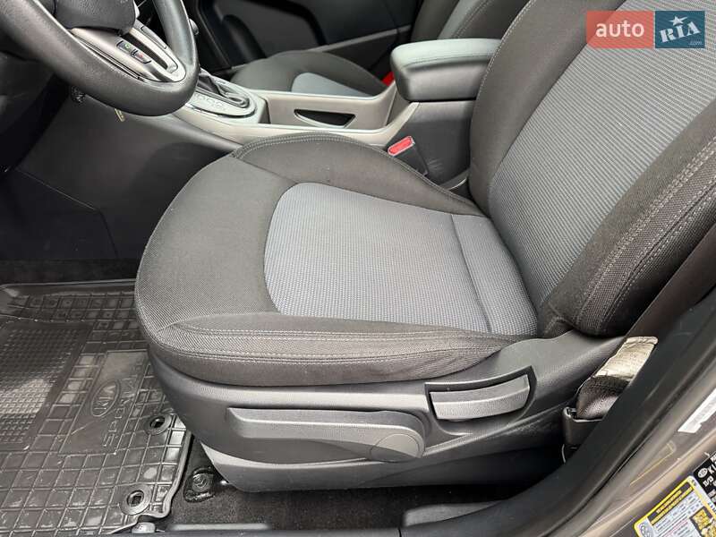 Внедорожник / Кроссовер Kia Sportage 2013 в Сарнах